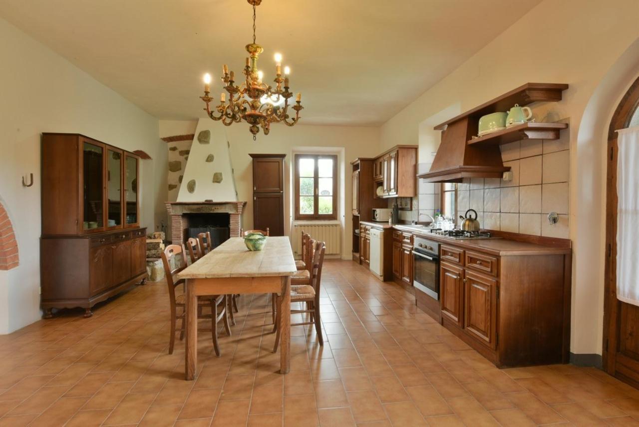 Agriturismo I Poggilunghi Чивителла-ин-Валь-ди-Кьяна Экстерьер фото